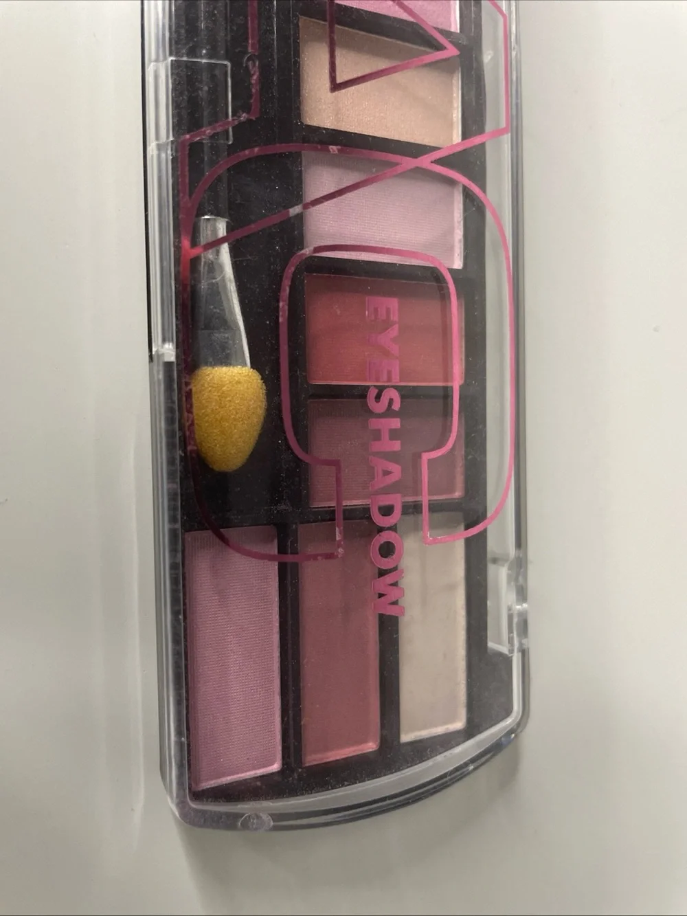 LA Colors Simply Pink 12-Color Eyeshadow Palette in #74194 .28oz Lightly